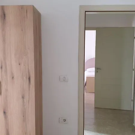 Apartment Gana's House *